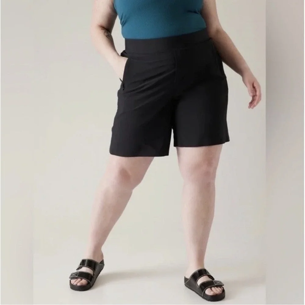 Athleta Brooklyn Bermuda Short 12 Black 9